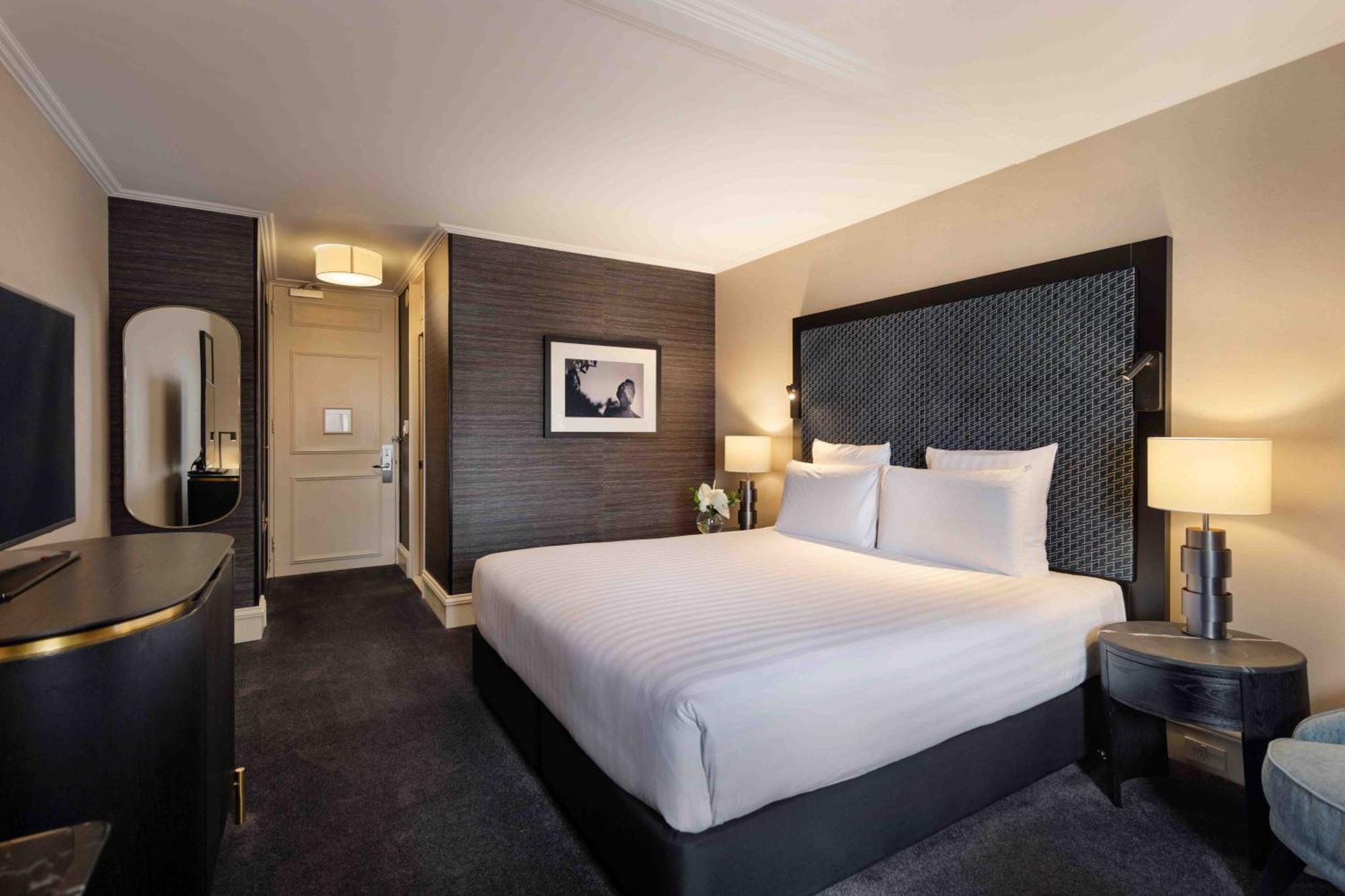 فندق بولمان أوكلاند المظهر الخارجي الصورة A bedroom at the hotel